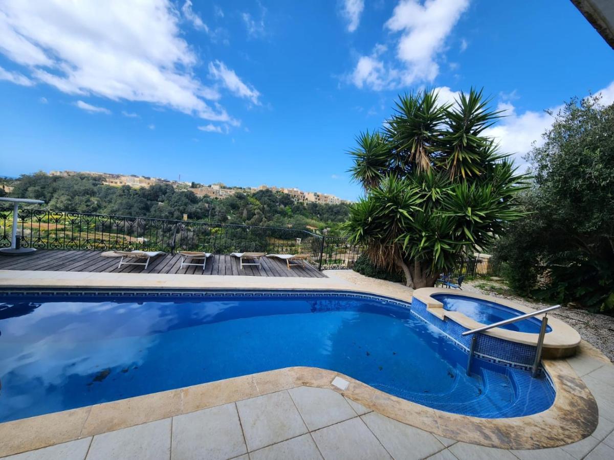 Tranquil Escape In Gozo Shared Pool & Morning Meal Bed & Breakfast Ghajn il-Kbira  Exterior photo