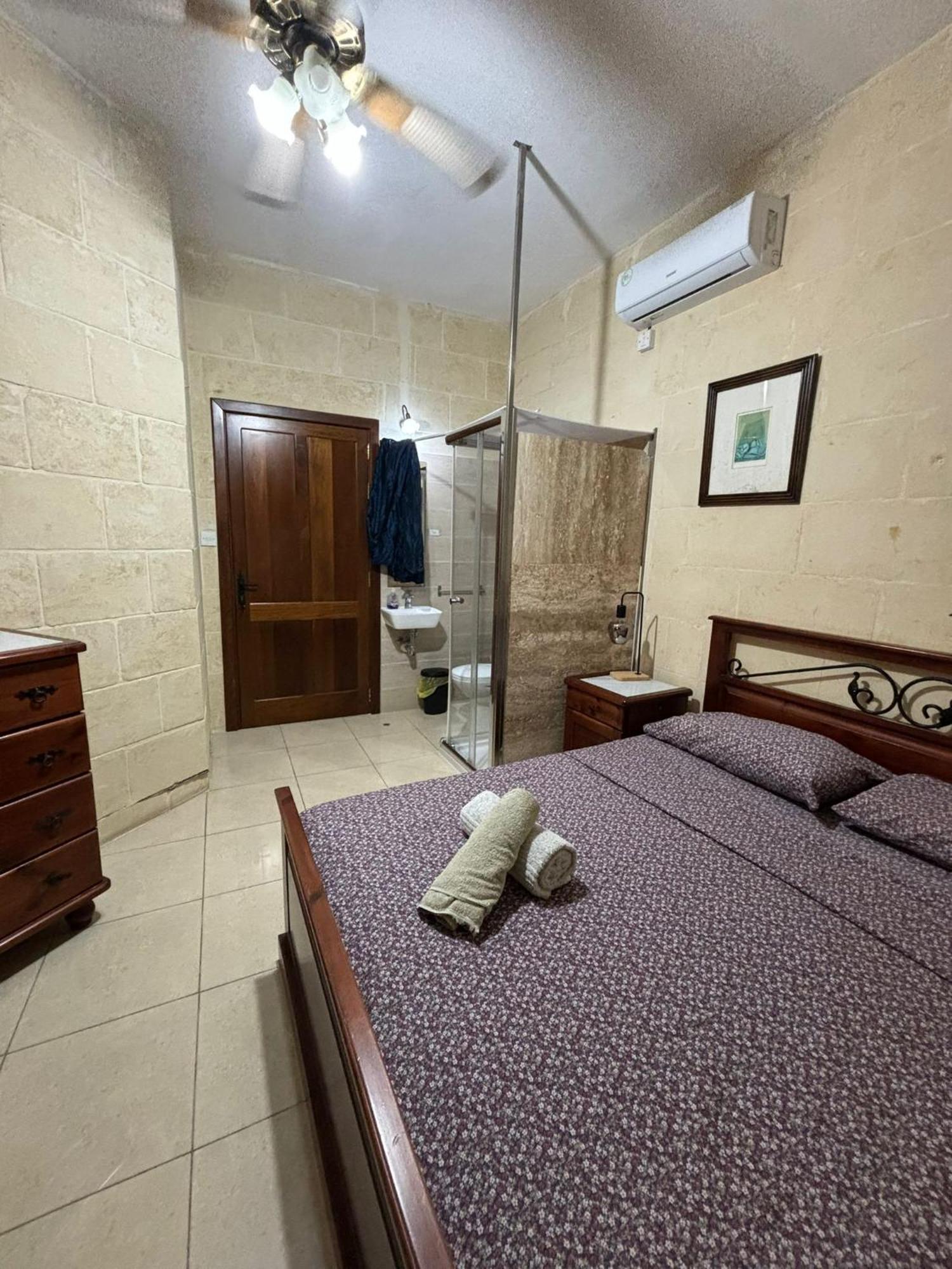 Tranquil Escape In Gozo Shared Pool & Morning Meal Bed & Breakfast Ghajn il-Kbira  Exterior photo